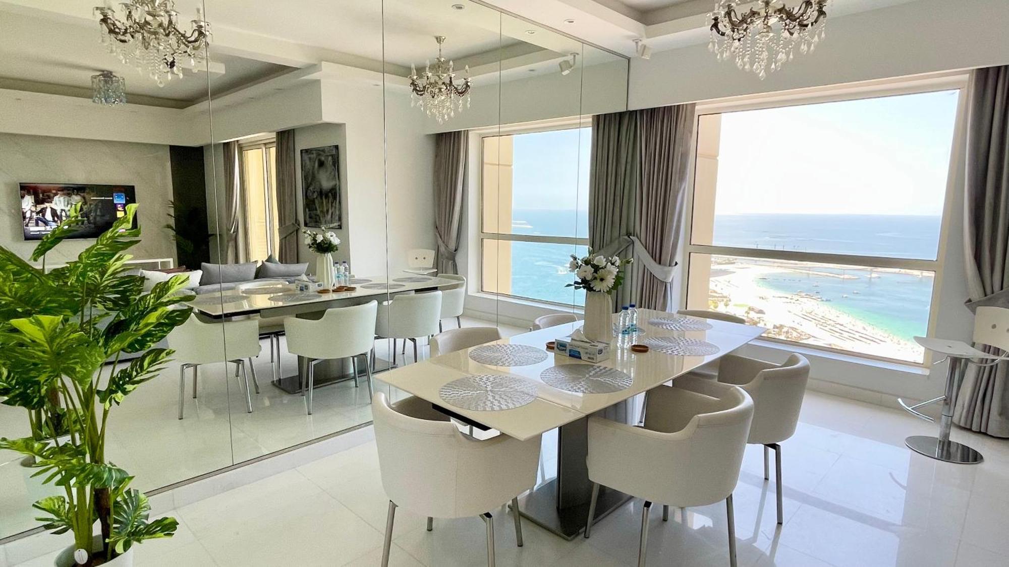 Jbr Beachfront Luxe Sea Facing Appartement Dubai