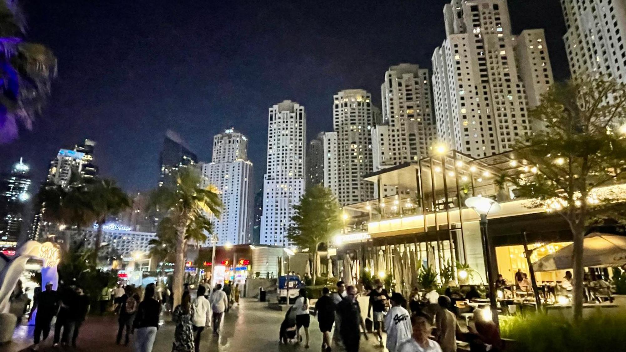 Jbr Beachfront Luxe Sea Facing Appartement Dubai