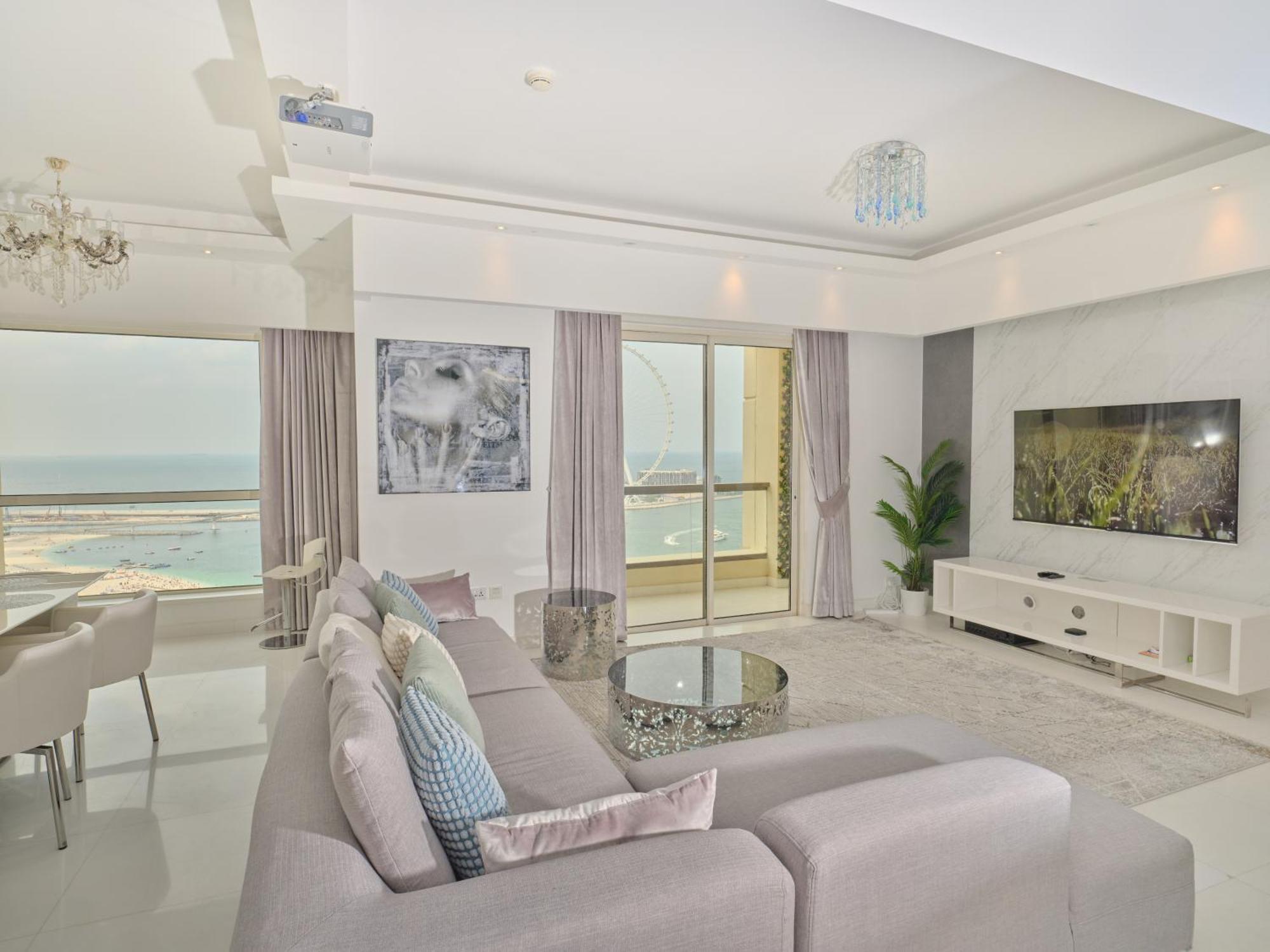 Jbr Beachfront Luxe Sea Facing Appartement