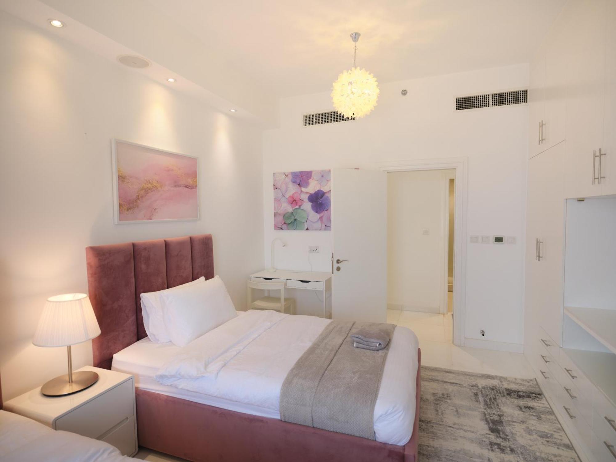 Jbr Beachfront Luxe Sea Facing Appartement